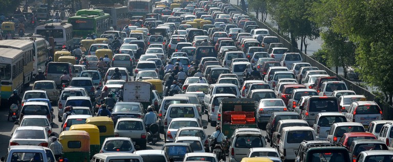 Samochody pochłaniają 181 mln złotych dziennie