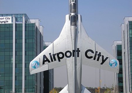 Szanse na airport city mają Warszawa i Gdańsk