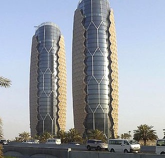 Imponujące wieże w Zjednoczonych Emiratach Arabskich