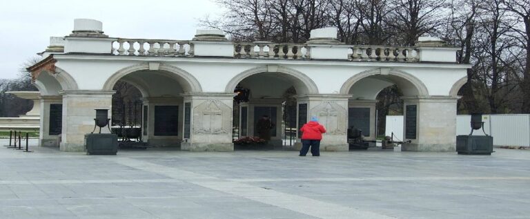 Plac Piłsudskiego zamknięty na trzy miesiące