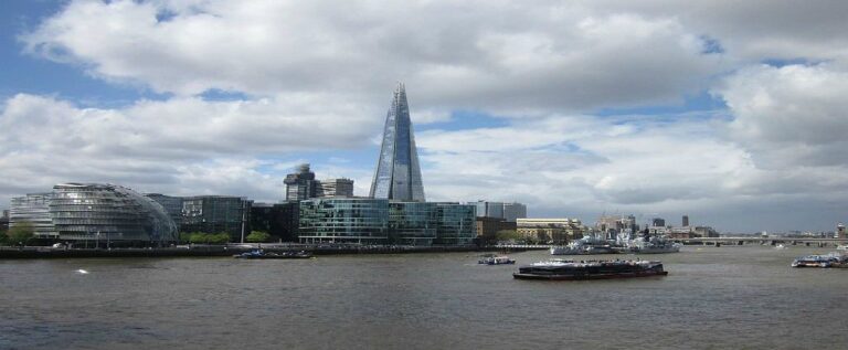 Polka z Greenpeace zdobyła londyński wieżowiec