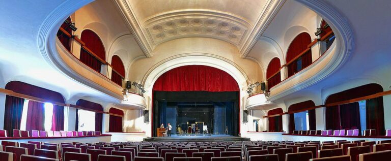 Otwarcie krakowskiego teatru dopiero w kwietniu